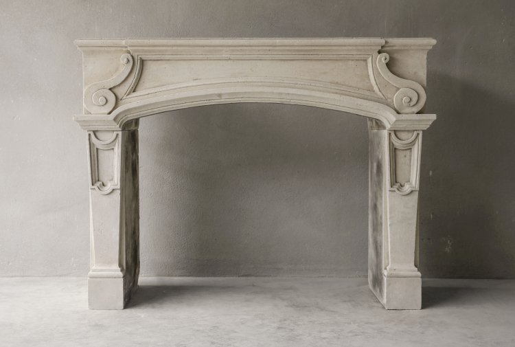 Hand-cut chimney French limestone