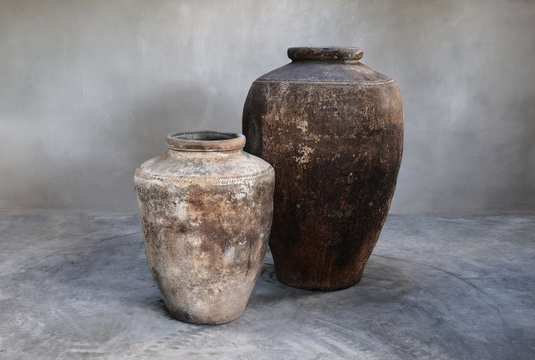 old egytian jars
