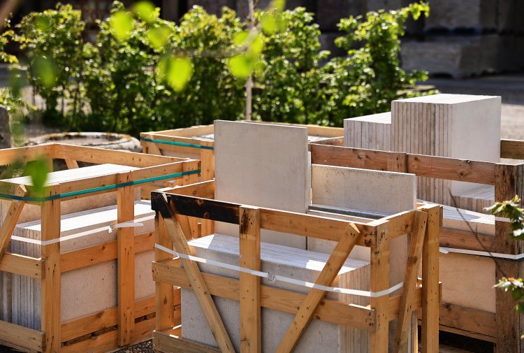 62,2 square meter old french limestone slabs