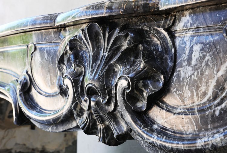 Gris de sint Anna marble chimney