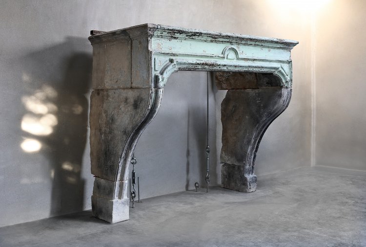 18th century mantle  