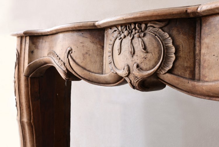 Louis XV mantel