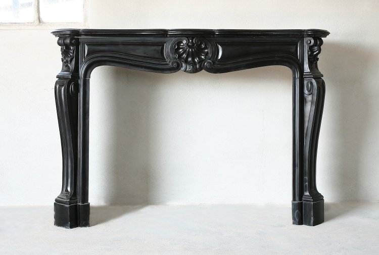unieke marble fireplace