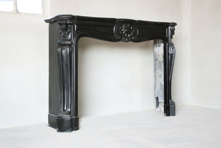 unieke marble fireplace