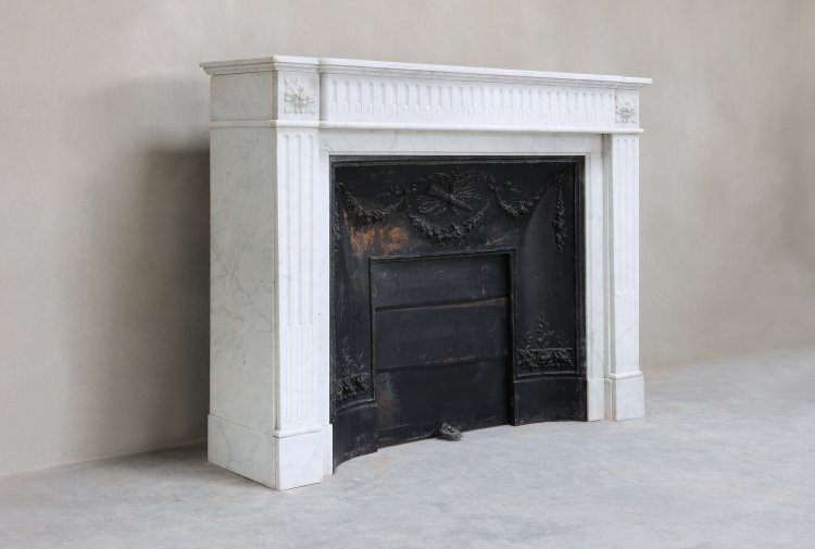 19th century Carrara marble mantle surround