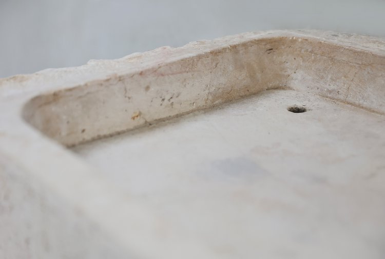 old sink of french limestone