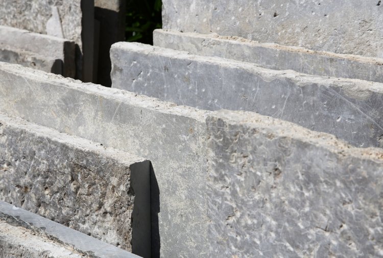 antique blau-grey burgundian slabs