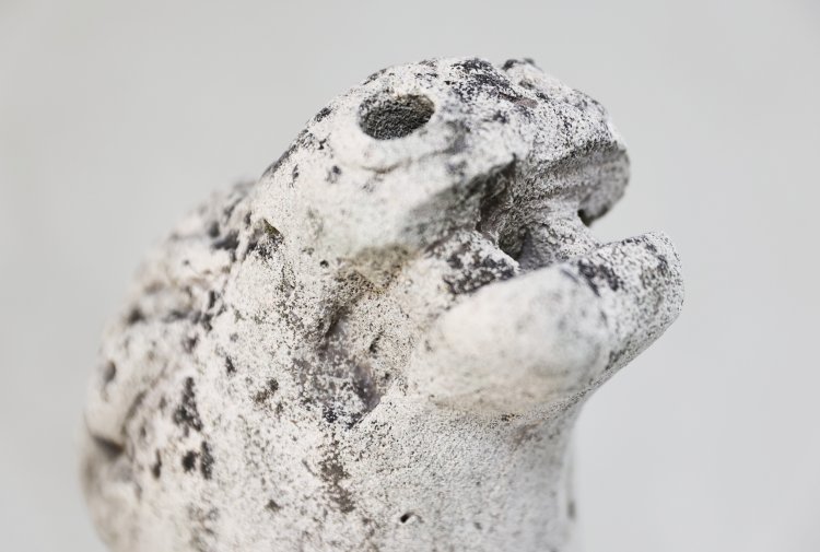gargoyle statue
