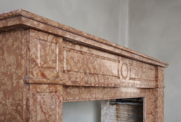 Rouge de Verrona marble