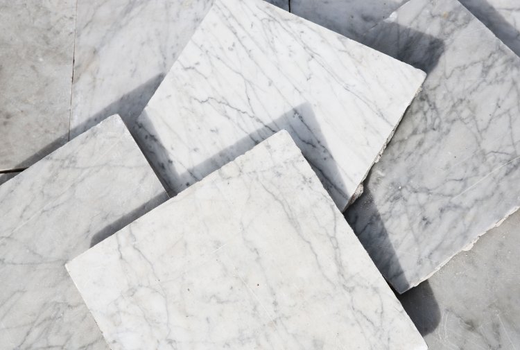 antique white tiles of carrara marble