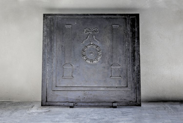 Antique fireplate 