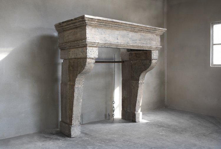 Campagnarde style fireplace