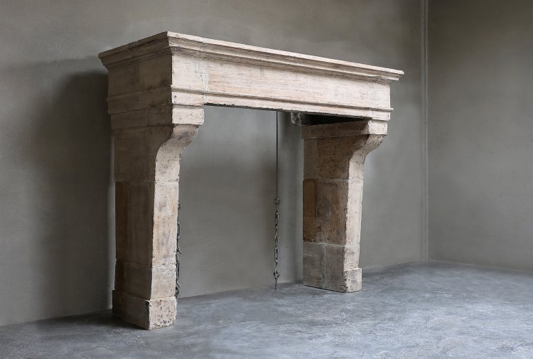 Campagnarde style fireplace