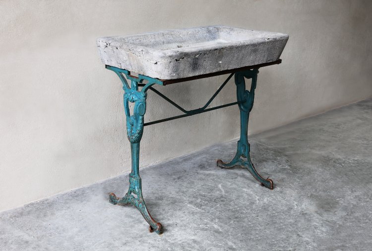 old belgian bleustone sink and cast iron chassis