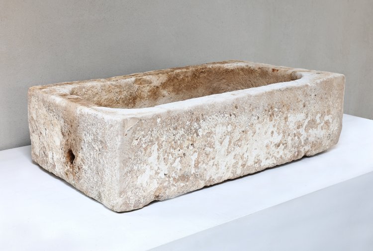 old sink of italian limestone