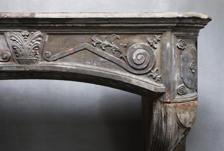 Louis XIV style chimney
