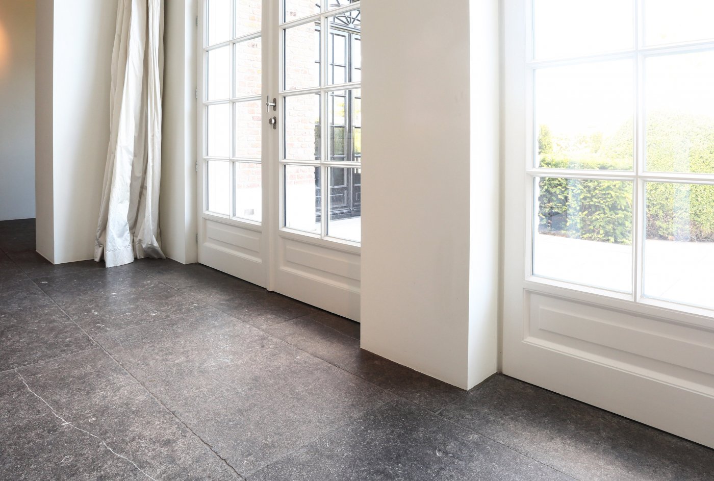 Bluestone Floor De Opkamer Antique Floors And Fireplaces