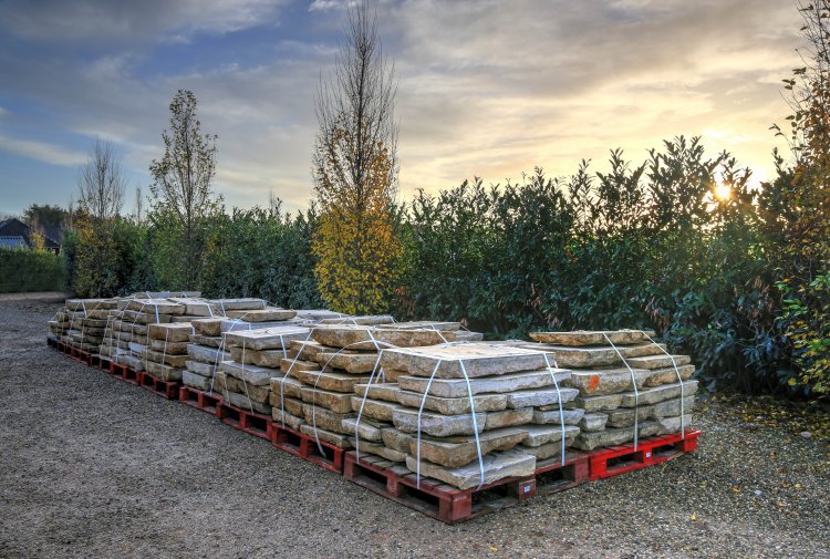 Reclaimed French limestone flagstone slabs