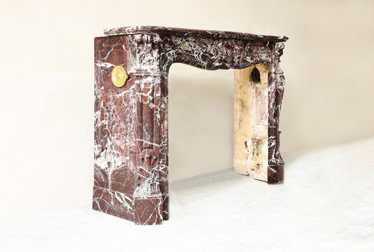 Levanto marble mantle