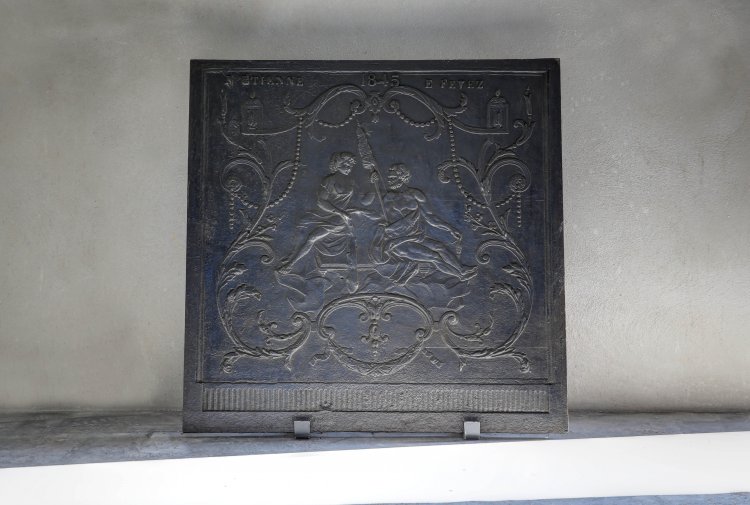 Antique fireplate 